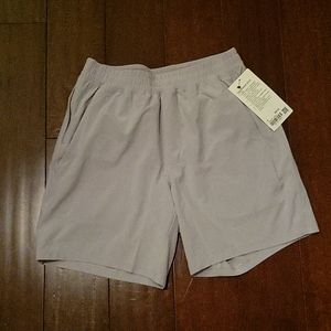 Mens size small Lululemon Pace Breaker Short 7" Shorts